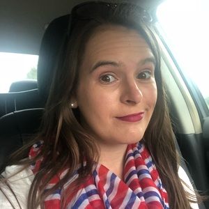 Meet your Posher, Elise